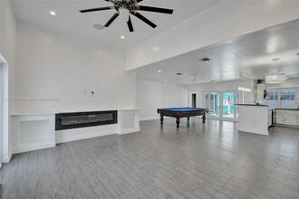 9240 SW 54th St in Cooper City, FL - Building Photo - Building Photo