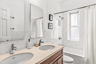 60 E 8th St in New York, NY - Building Photo - Building Photo