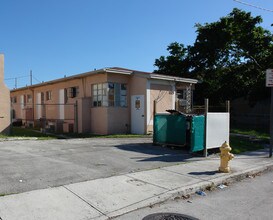 1125 SW 5th St in Miami, FL - Building Photo - Building Photo