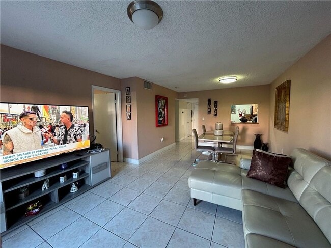 11307 SW 200th St in Miami, FL - Building Photo - Building Photo