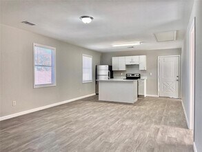 928 John Alber Rd-Unit -C in Houston, TX - Building Photo - Building Photo