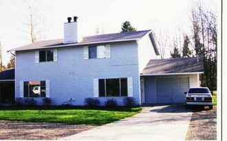 816 101st St. Ct E in Tacoma, WA - Building Photo