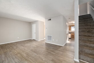 Oxford Townhomes in Morrow, GA - Building Photo - Interior Photo