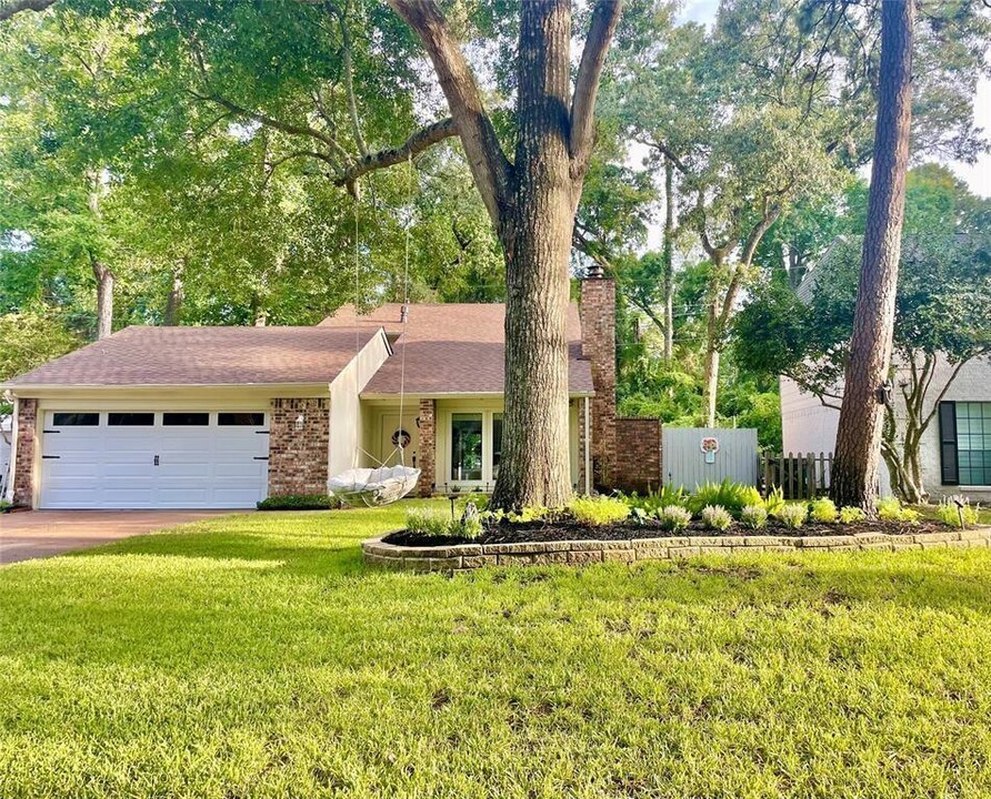 2910 Silver Falls Dr in Humble, TX - Building Photo