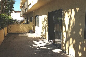 2724 Abbot Kinney Blvd-Unit -103 in Los Angeles, CA - Building Photo - Building Photo