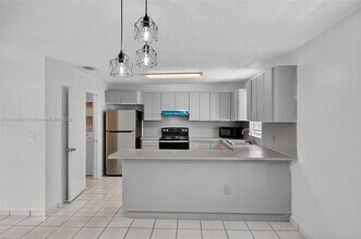 4782 NW Flagler Terrace in Miami, FL - Building Photo - Building Photo