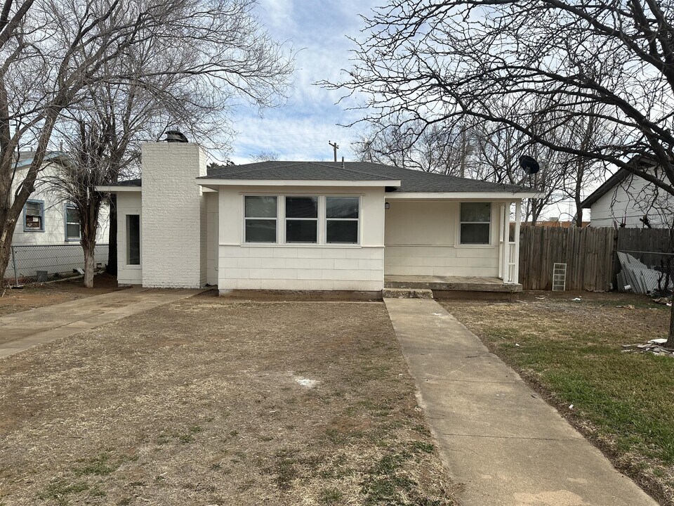 5635 Avenue B in Lubbock, TX - Building Photo