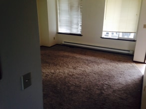 350 E Whidbey Ave, Unit 3 in Oak Harbor, WA - Building Photo - Building Photo