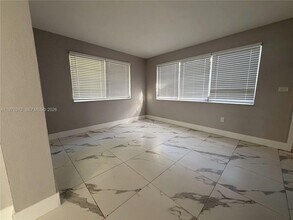 508 E 23rd St in Hialeah, FL - Foto de edificio - Building Photo