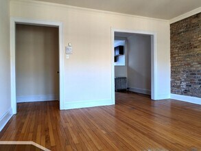 2330 N Spaulding Ave in Chicago, IL - Building Photo - Building Photo
