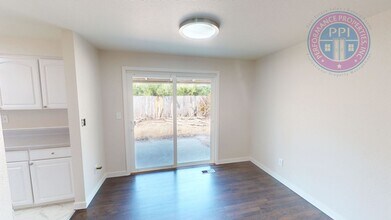 6354 SW Hiawatha Ct in Lake Oswego, OR - Building Photo - Building Photo