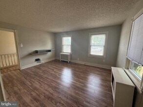 388 W Lancaster Ave in Wayne, PA - Building Photo - Building Photo