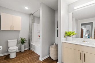 5400 N Summit St in Kansas City, MO - Building Photo - Building Photo