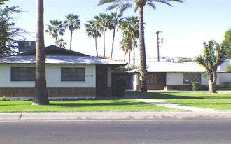 2423 W Campbell Ave in Phoenix, AZ - Building Photo