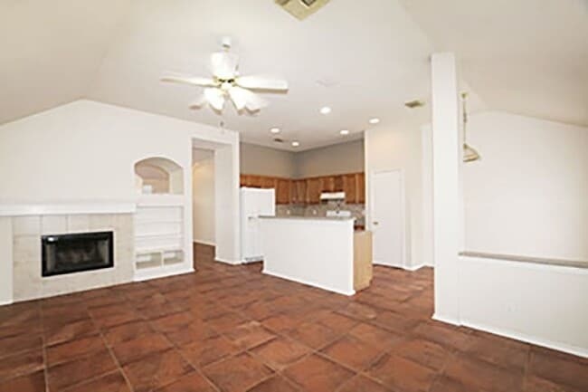 9827 Copperway in Converse, TX - Foto de edificio - Building Photo