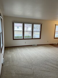 2917 Todd Dr, Unit # 4 in Madison, WI - Foto de edificio - Building Photo