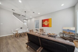 8470 Berry Green Ln in Houston, TX - Building Photo - Building Photo