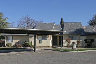 Ridgeview Apartments in Coalinga, CA - Building Photo - Building Photo