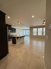 350 Wishon Ave W in Madera, CA - Building Photo - Building Photo