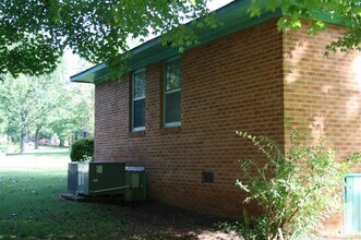 3600 Lakewood Rd NW in Huntsville, AL - Building Photo - Building Photo