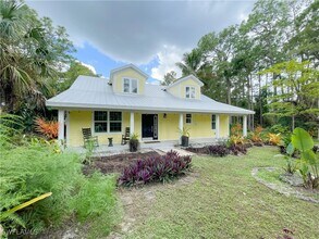 6130 Painted Leaf Ln in Naples, FL - Foto de edificio - Building Photo