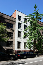 246 W 21st St in New York, NY - Building Photo - Building Photo