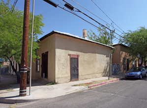 326-340 W Court Ave in Tucson, AZ - Building Photo - Building Photo