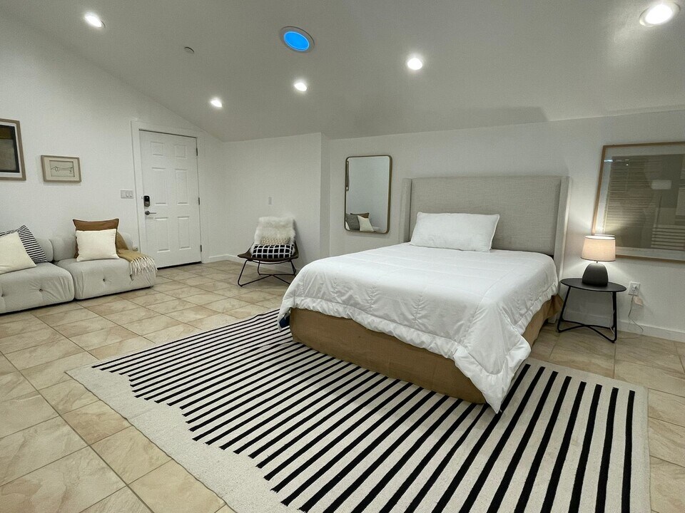 245 N Wetherly Dr in Beverly Hills, CA - Building Photo