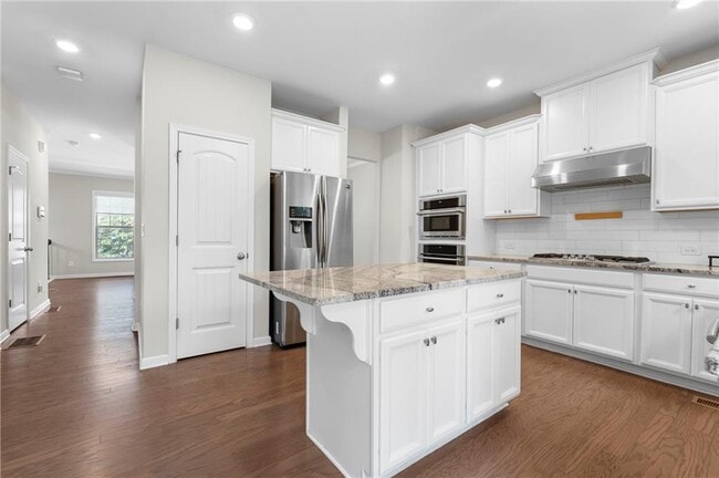 property at 2460 Georgetown Ave