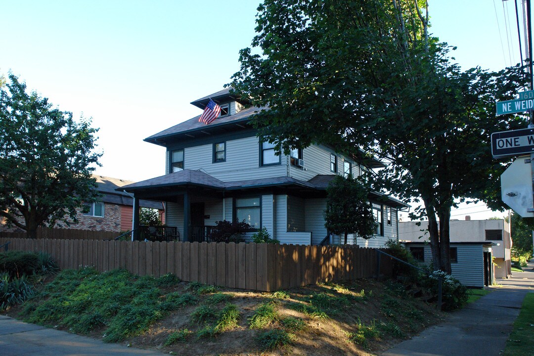 2171 NE Weidler St in Portland, OR - Building Photo