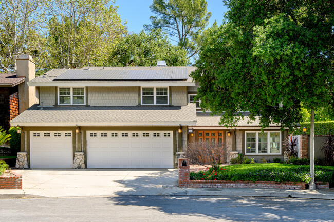 property at 3303 Park Vista Dr