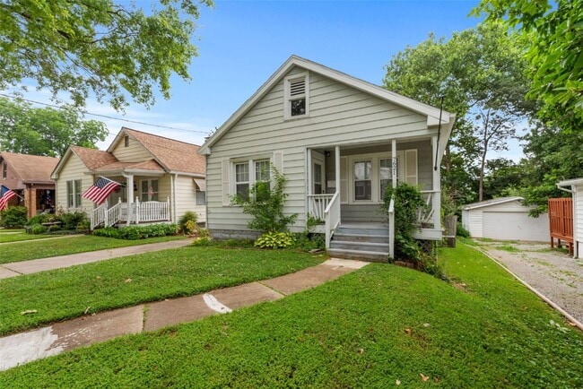 7621 Weaver Ave in Maplewood, MO - Building Photo - Building Photo