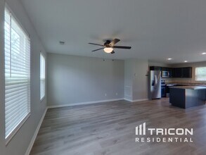 120 Castlebrook Dr in Greenville, SC - Building Photo - Building Photo