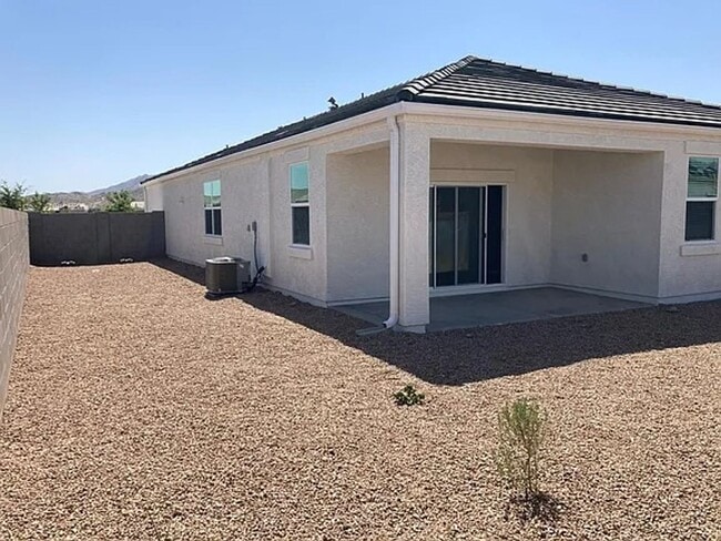 10618 S 52nd Ln in Phoenix, AZ - Building Photo - Building Photo
