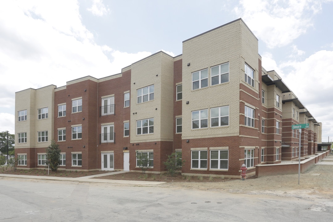 Veranda at North Main in Columbia, SC - Building Photo