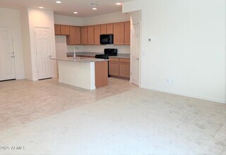 3916 S 58th Ln in Phoenix, AZ - Building Photo - Building Photo