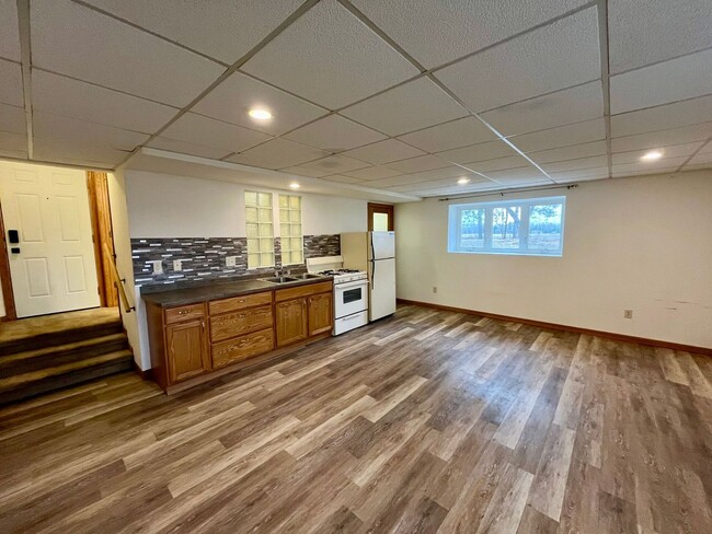 property at 2093 Creek Rd