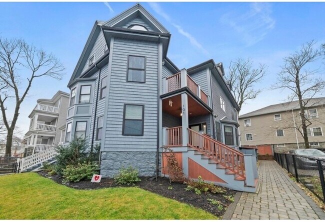 101 Rosseter St, Unit 101