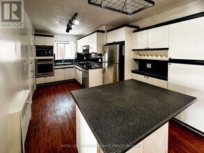 330 Donald St in Ottawa, ON - Building Photo - Building Photo