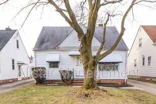 6207 Gerald Ave in Parma, OH - Building Photo