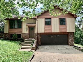 2317 Independence Ct in Jefferson City, MO - Building Photo