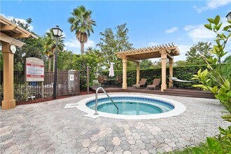 802 Crest Pines Dr in Orlando, FL - Building Photo - Building Photo