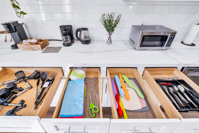 2361 Gonzaga Ln in Riverside, CA - Foto de edificio - Building Photo