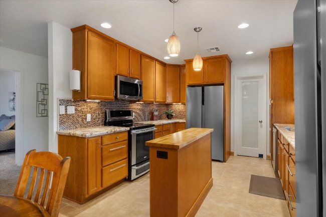 property at 334 W Horseshoe Ave