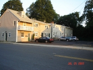 33-37 W Railroad Ave in Garnerville, NY - Building Photo