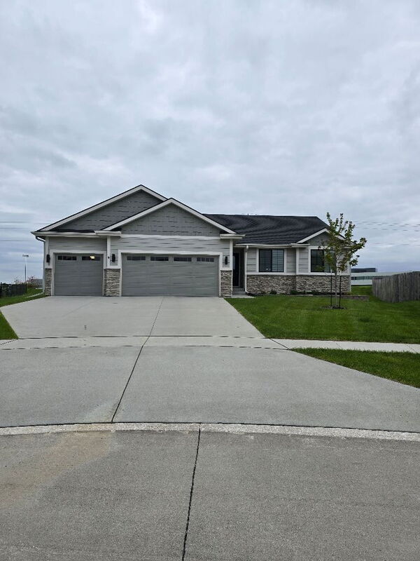 property at 300 SE Red Fern Dr