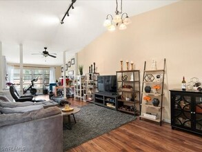 4070 Looking Glass Ln in Naples, FL - Building Photo - Building Photo