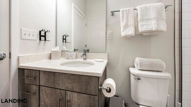 3022 Zuni St, Unit 205 in Denver, CO - Building Photo - Building Photo