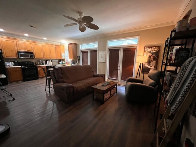 1559 Coastal Hwy in Panacea, FL - Foto de edificio - Building Photo
