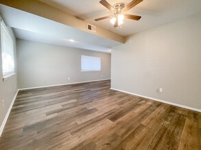 407 N Bermuda St in Waco, TX - Foto de edificio - Building Photo